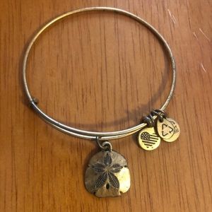 Sand Dollar Alex & Ani